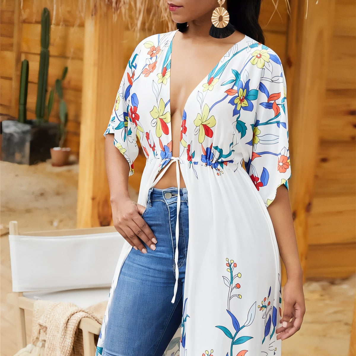 Robe de Plage Printanière portée à la main - Blanc à Fleurs