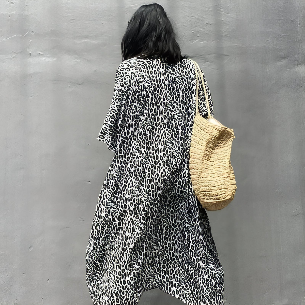 Long Kimono de Plage Imprimé Léopard portée avec sac - Blanc - Beige - Vert