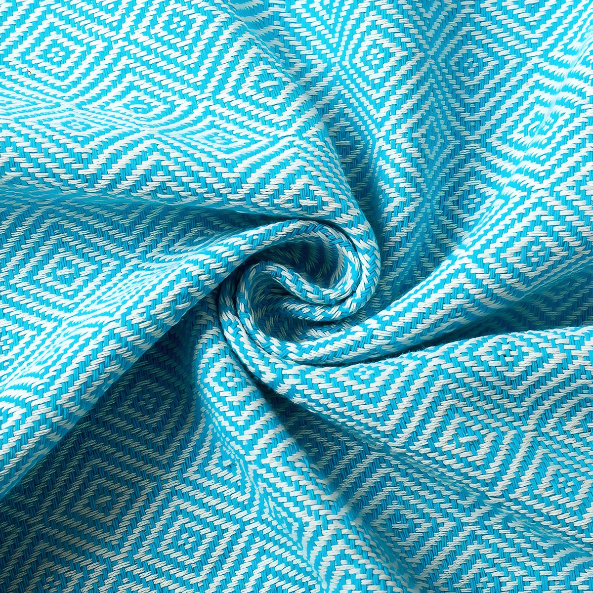 Fouta de Plage Rayures Asymétriques et Franges gros plan motif tissé - Rose - Gris - Vert - Bleu - Jaune