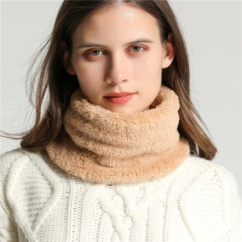 Cache Cou Fausse Fourrure portée autour du cou - Beige Clair - Noir Ébène - Crème - Gris Foncé - Bordeaux - Bleu Marine