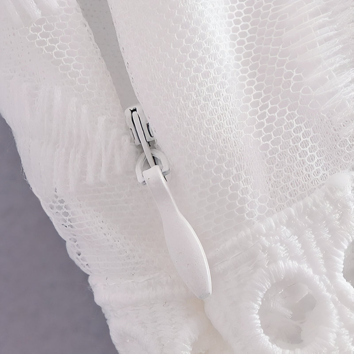 Sublime Robe Paréo Blanche gros plan fermeture zippée - Blanc - Noir - Rouge