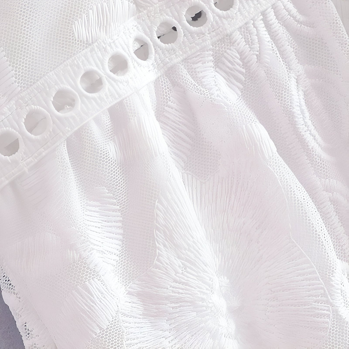Sublime Robe Paréo Blanche gros plan texture tissu - Blanc - Noir - Rouge
