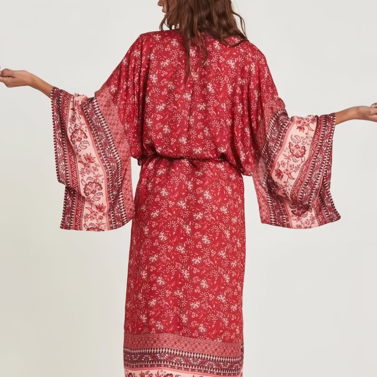 Kimono de Plage à Ceinture Bohemian Style mise en scène portée - Rouge - Vert