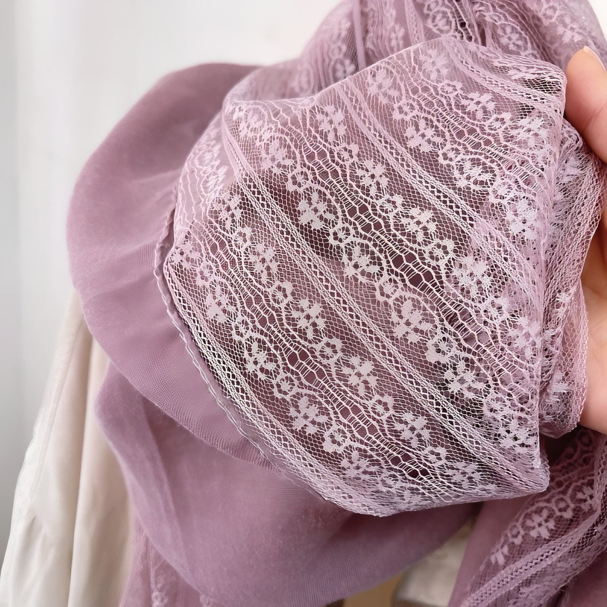 Chèche avec Dentelle gros plan dentelle - Beige Rosé - Violet Poudré - Bleu Ciel - Taupe - Gris Foncé - Beige