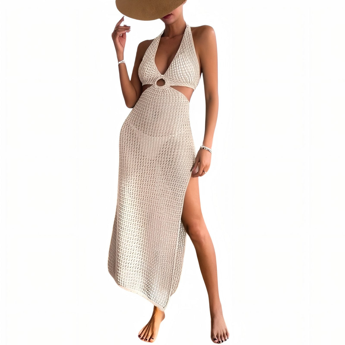 Robe de Plage Ajourée en Crochet portée avec chapeau - Beige