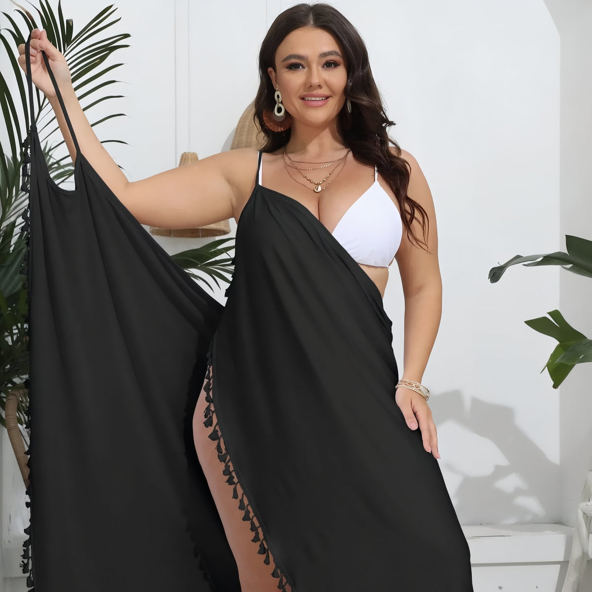 Robe Paréo à Bretelles Grande Taille portée avec accessoires - Blanc - Noir