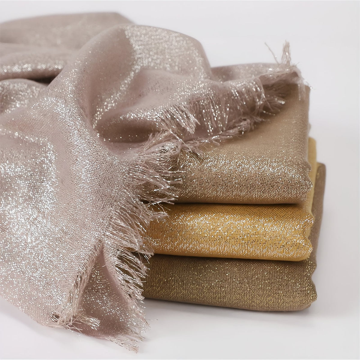 Echarpe Pailletée quatre écharpes empilées - Gris Anthracite - Argent Métallisé - Gris Métallisé - Noir Métallisé - Bleu Nuit - Beige Doré - Beige Pâle - Jaune Doré - Beige Métallisé - Vert Olive - Bleu Acier - Bordeaux Métallisé - Beige Rosé et Doré - Beige Argenté - Rose Poudré