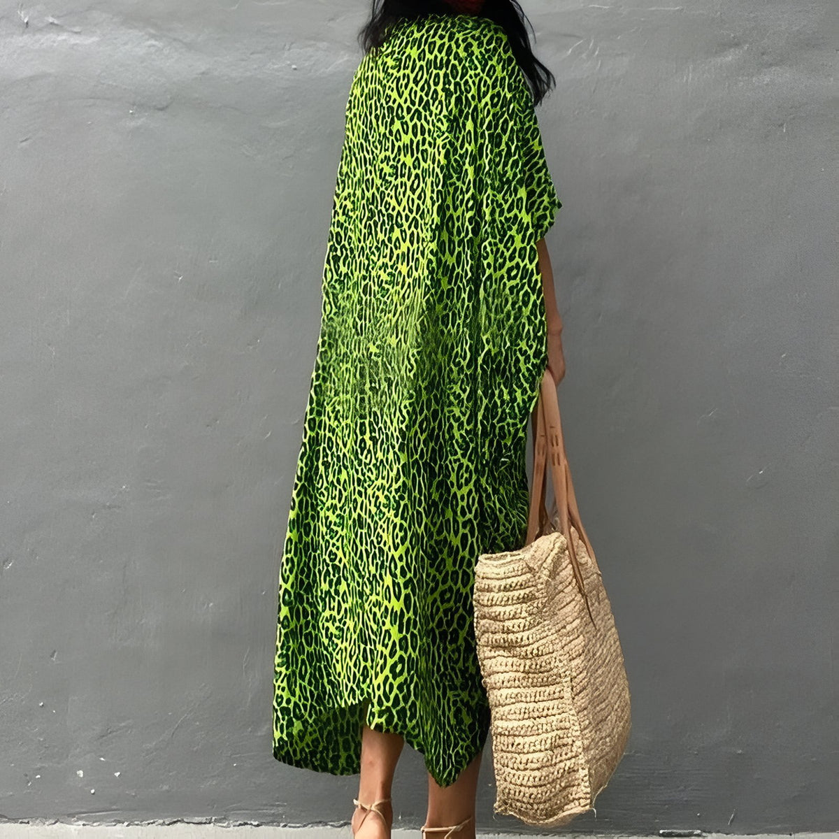 Long Kimono de Plage Imprimé Léopard portée avec sac - Blanc - Beige - Vert