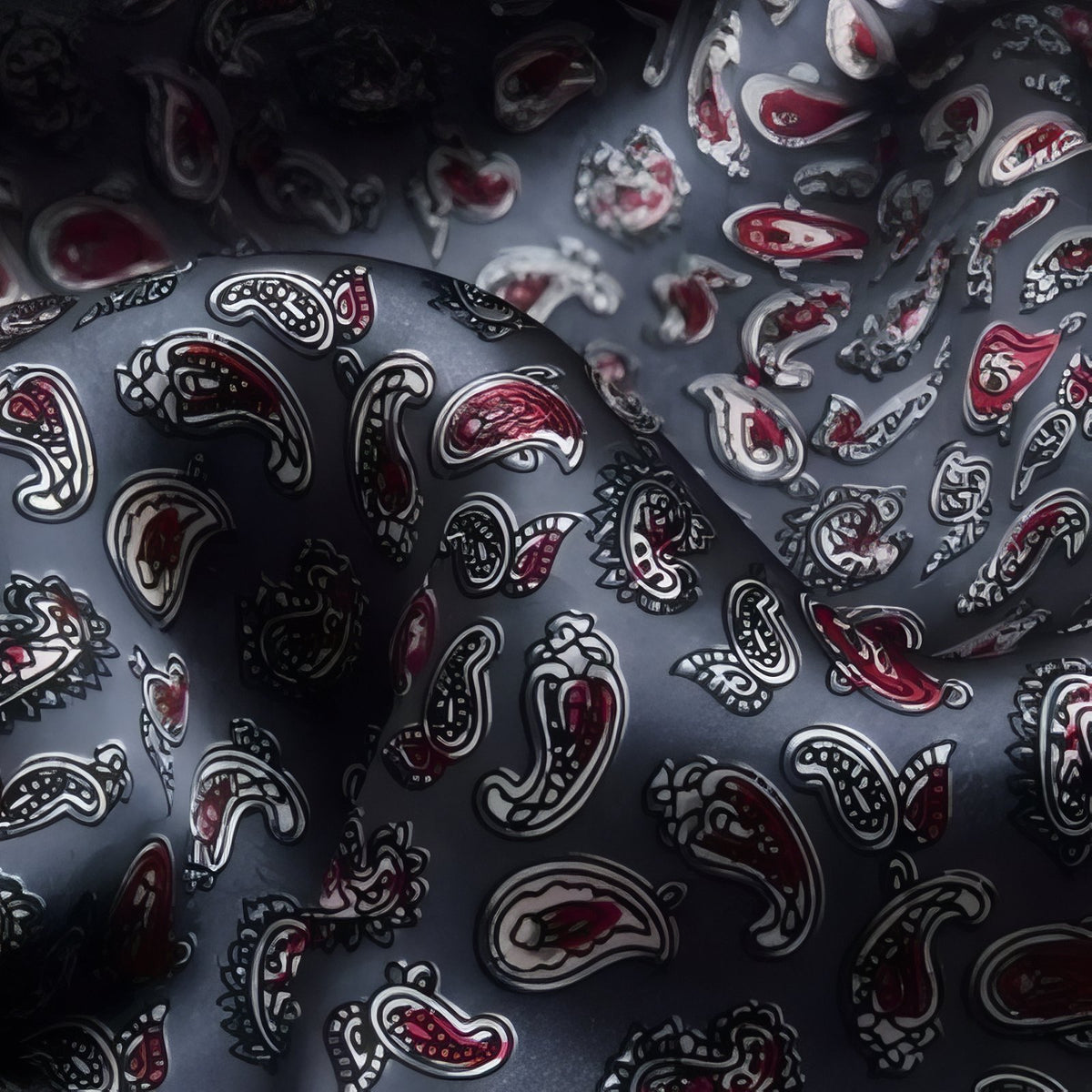 Echarpe Soie Vintage Homme gros plan motif paisley - Gris et Noir - Noir et Rouge - Bleu Marine et Blanc - Beige et Noir - Bleu Nuit et Doré - Bleu Nuit et Jaune - Bordeaux et Beige - Jaune et Noir - Vert Pâle et Bleu Ciel - Bordeaux - Bleu Nuit et Argent - Bleu Marine et Rouge - Bleu Nuit et Beige