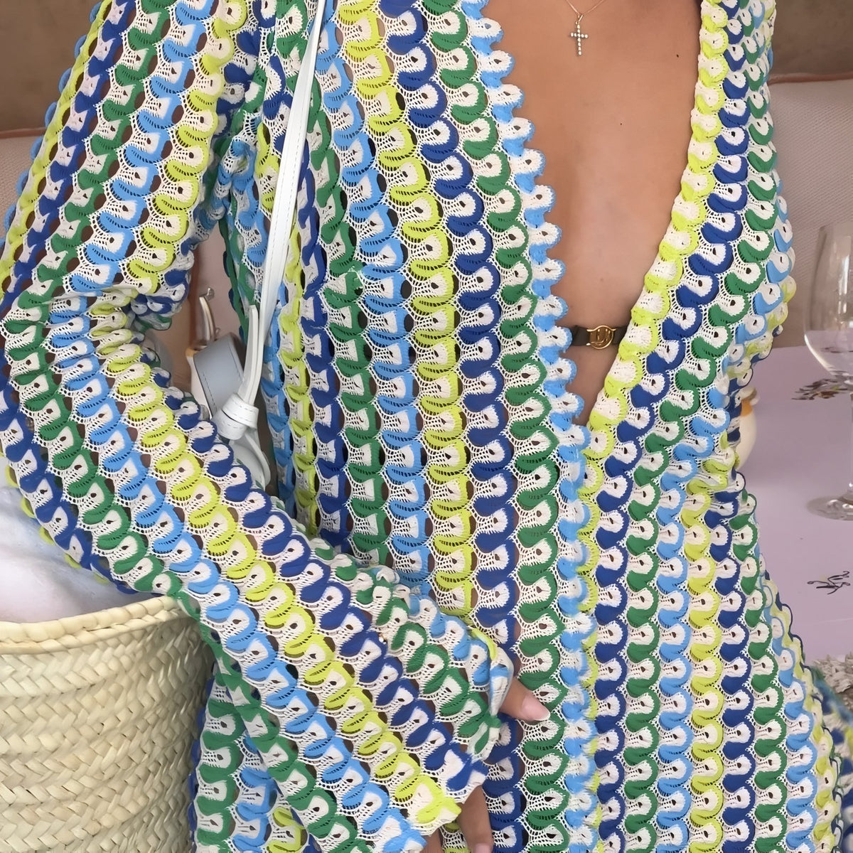 Robe Crochet Colorée à Manches Longues portée à la main - Vert