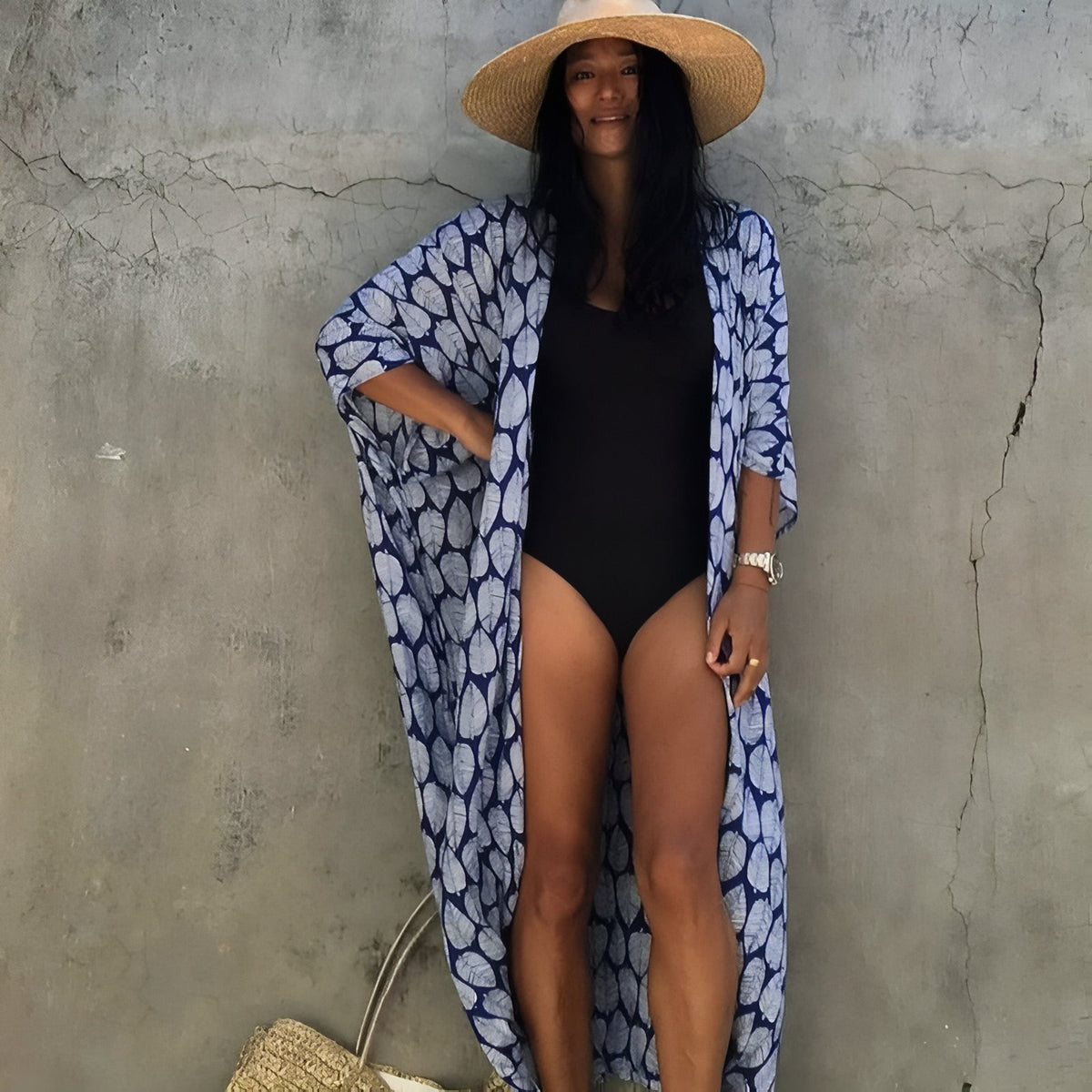 Long Kimono de Plage à Imprimé Graphique portée avec chapeau - Beige - Noir - Rouge - Gris - Bleu Ciel - Bleu Marine - Violet