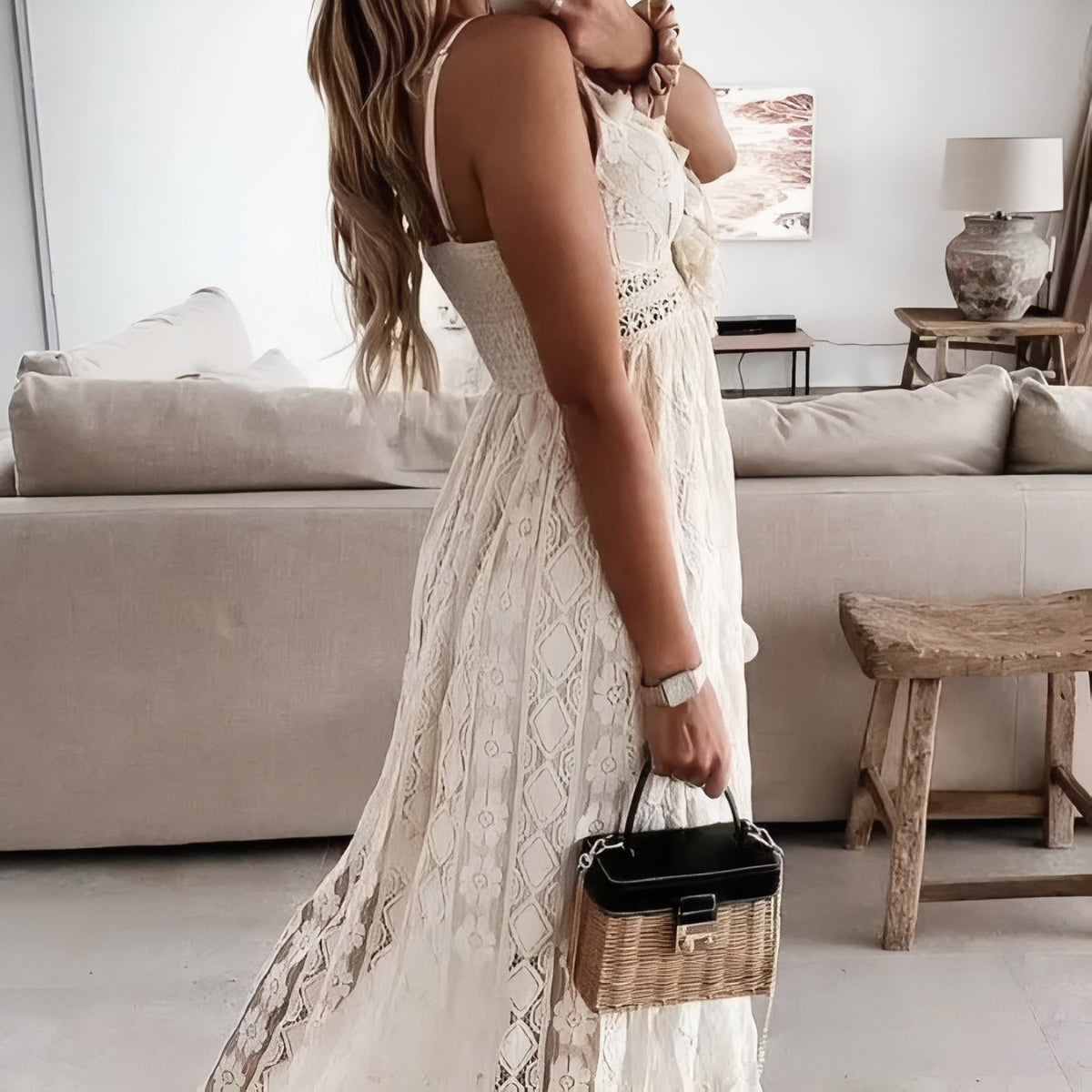 Robe Bohème Longue Col V Bas Asymétrique Bretelles portée à la main - Beige - Blanc