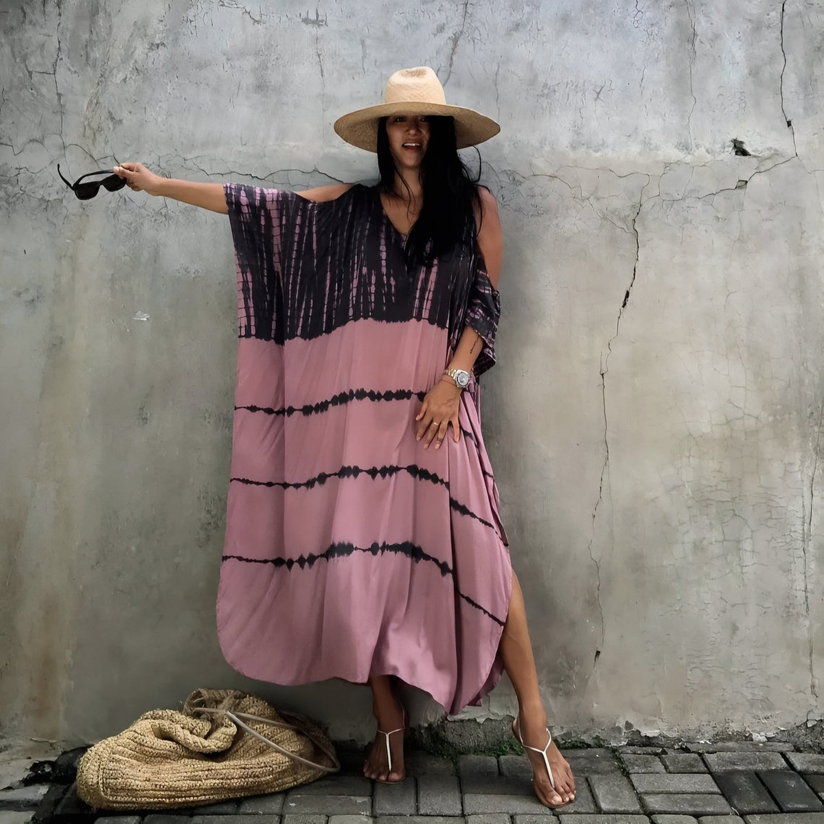 Robe Paréo Imprimé Ethnique portée avec chapeau - Bleu - Noir - Rose - Terracotta
