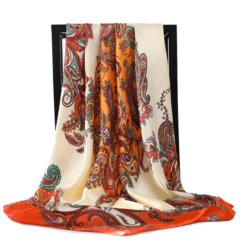 Foulard Petit Carré Orange et Crème 90*90cm