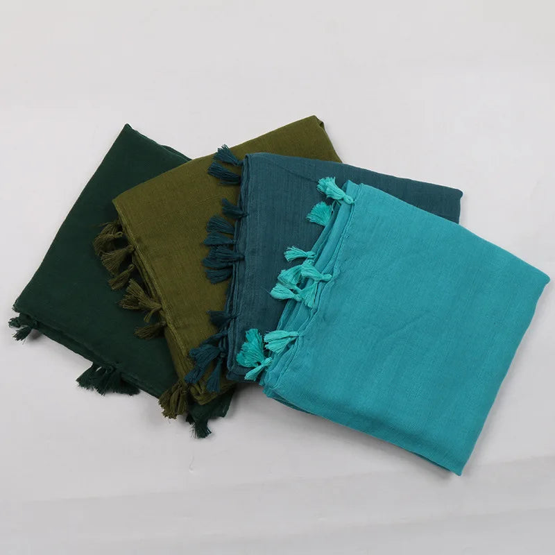 Foulard Viscose Femme quatre foulards empilés - Violet Prune - Vert Émeraude - Turquoise Clair - Violet Foncé - Bleu Marine - Jaune Moutarde - Marron Chocolat - Jaune Saffran - Marron Foncé - Rouge - Violet Clair - Rose Poudré - Violet Doux - Gris Foncé - Blanc Pur - Gris Clair