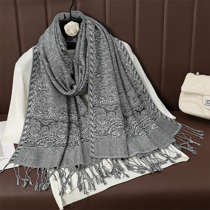 Châle Ethnique Gris et Argenté 70x190cm