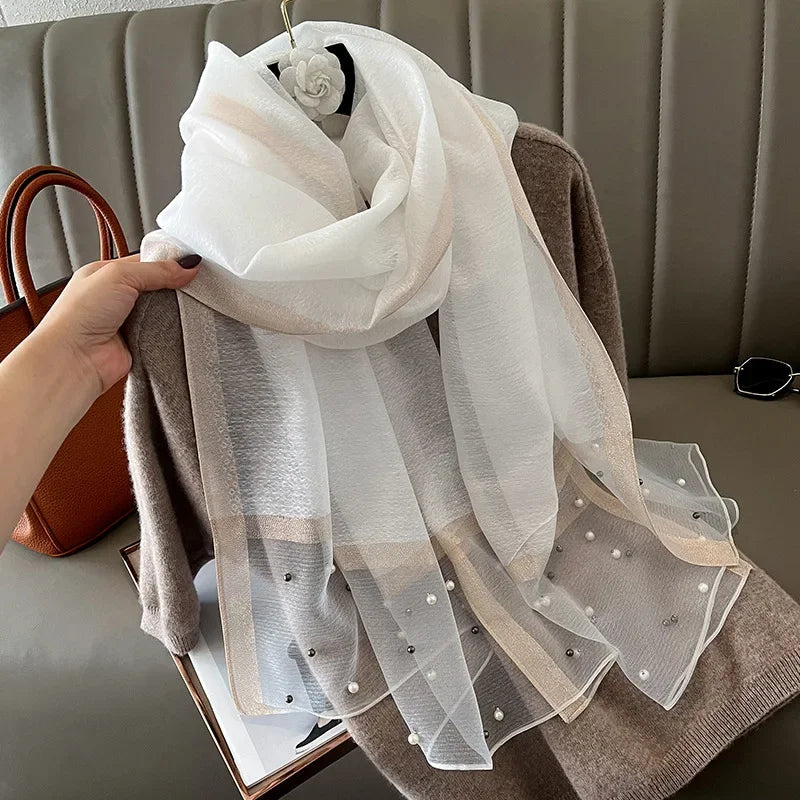 Foulard avec Perles 