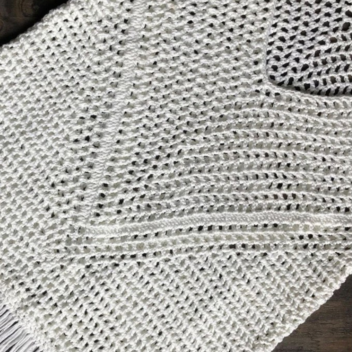 Robe de Plage Courte Semi-Transparente en Crochet gros plan texture crochet - Blanc - Multicouleurs