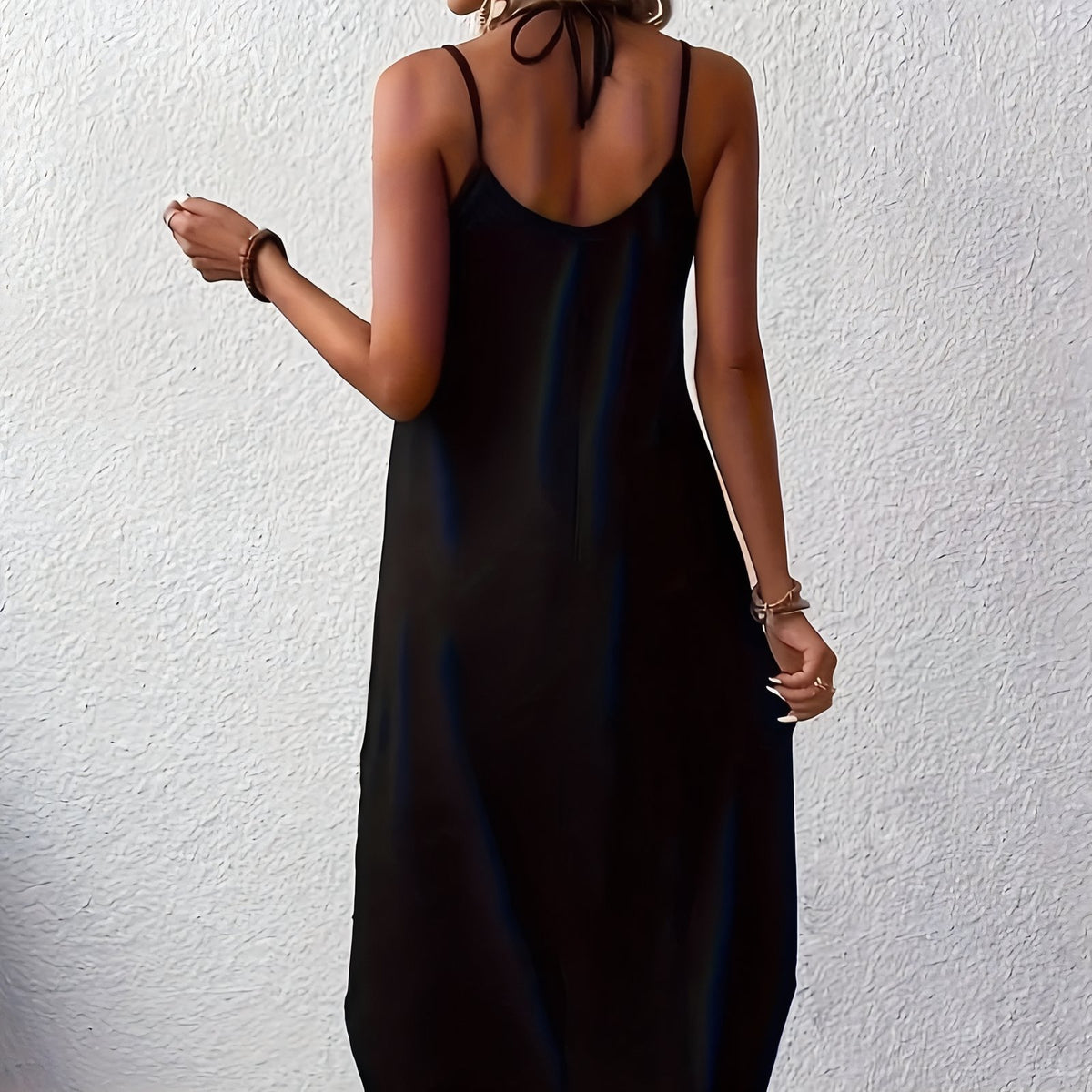 Robe de Plage Noire portée de dos - Noir
