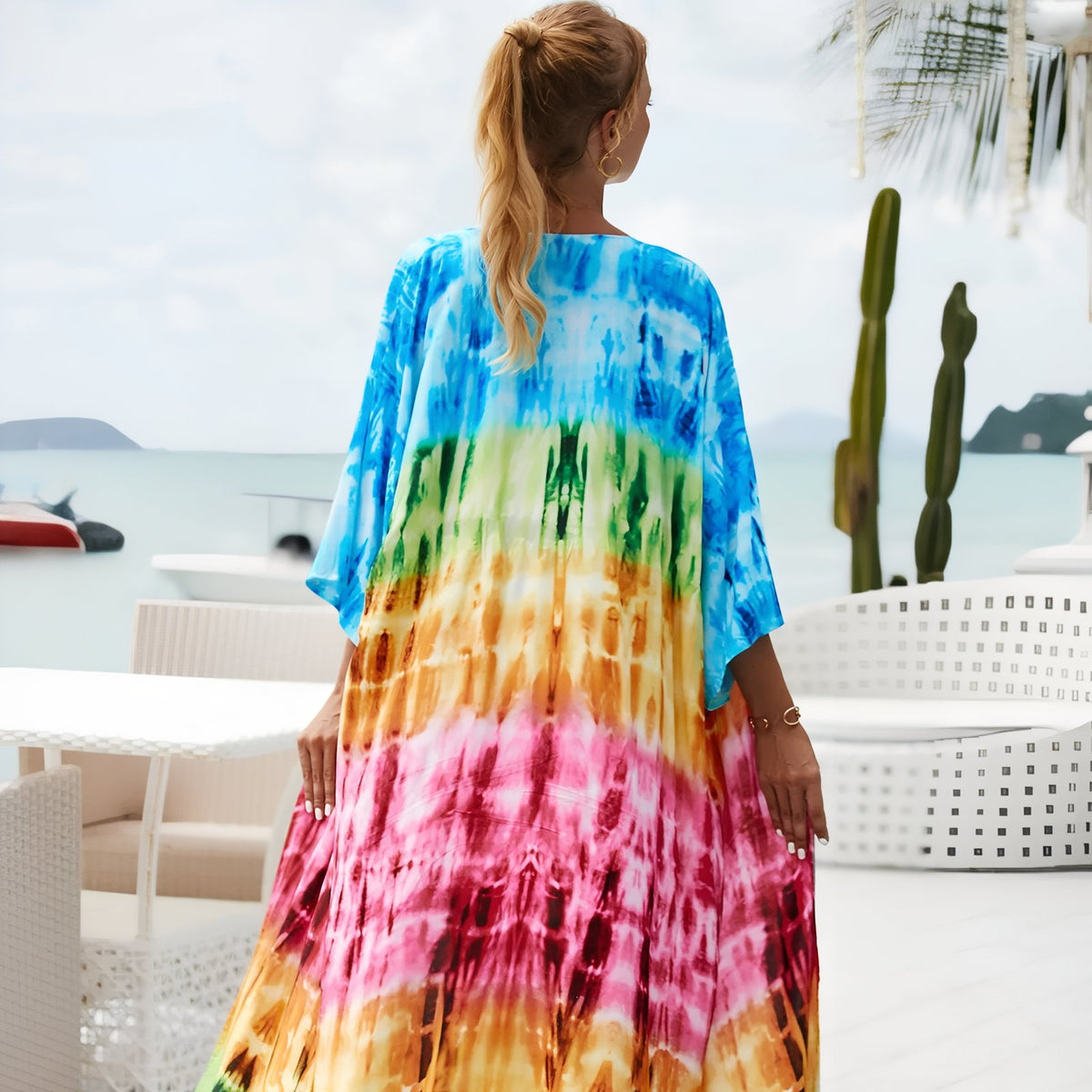 Kimono Tie and Dye Imprimé Ligné Manches Mi-longues mise en situation extérieure - Multicouleur