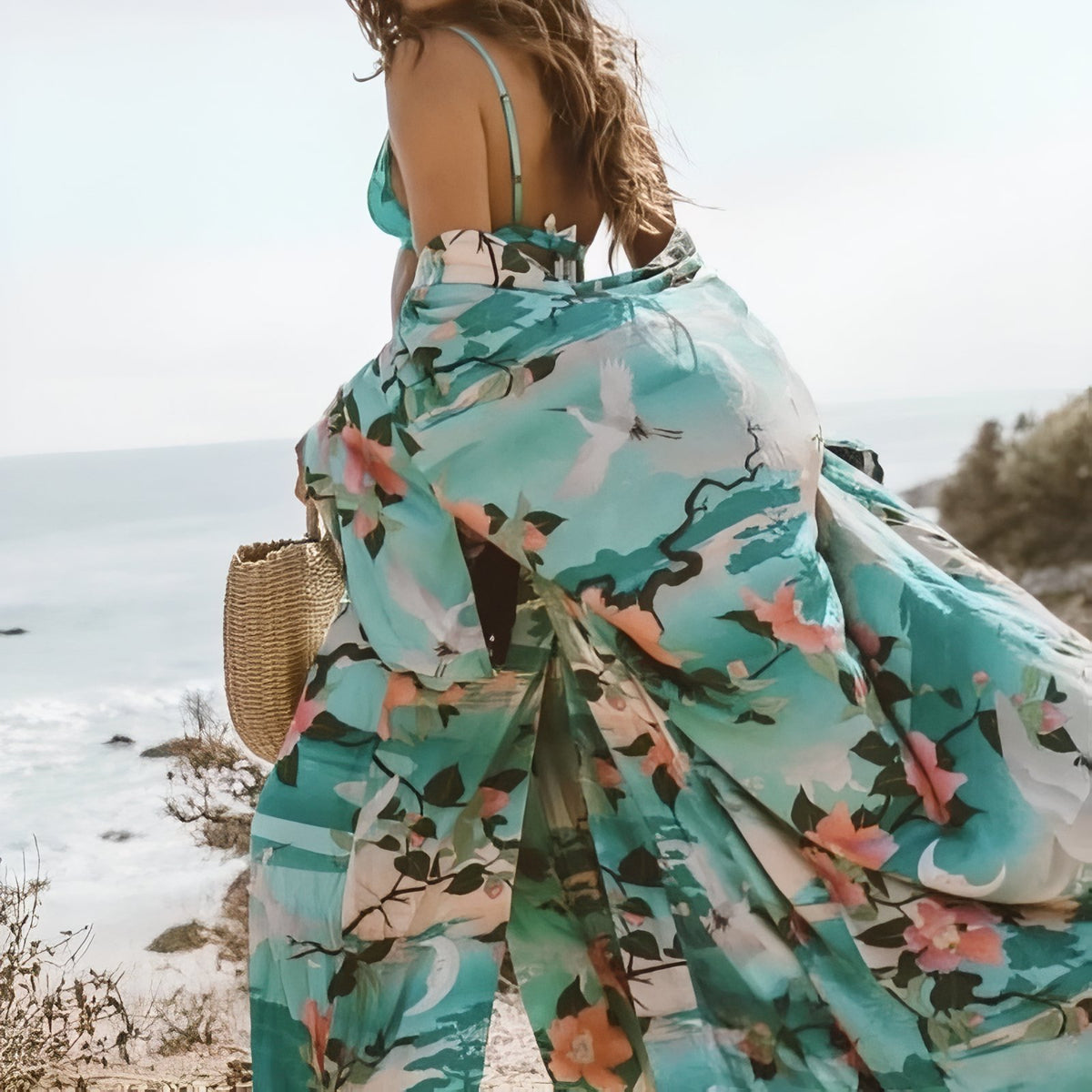 Kimono de Plage Manches Larges Effet Floral portée à la main - Vert