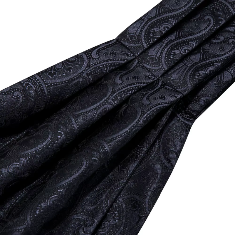 Ascot en Soie avec Boutons et Pochette noir drapé