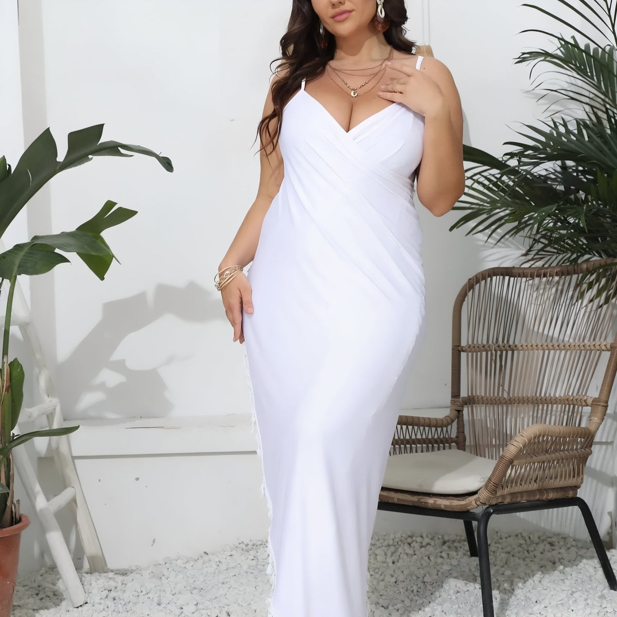 Robe Paréo à Bretelles Grande Taille portée avec accessoires - Blanc - Noir