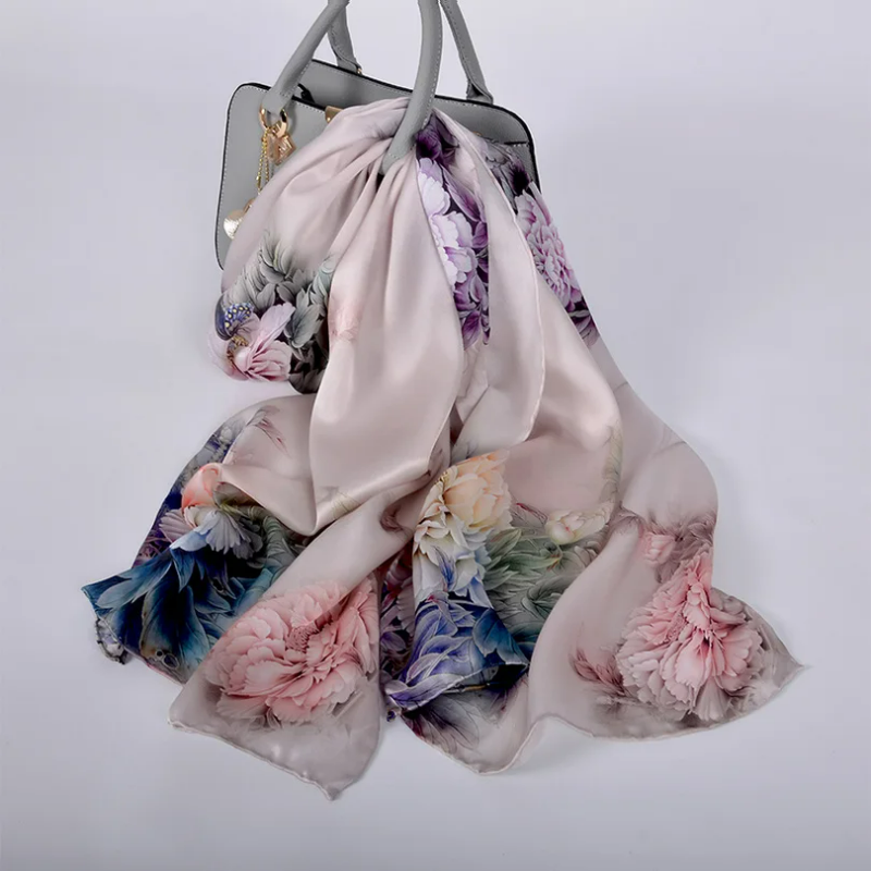Foulard en Soie Fleuri Rose et Bleu 175*52cm