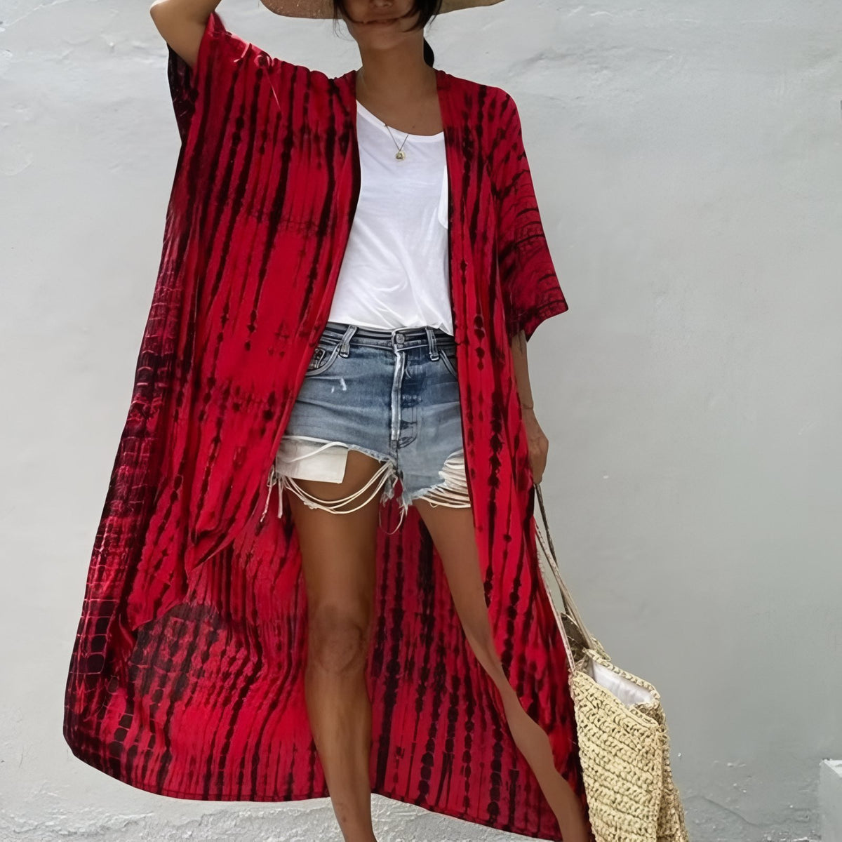 Kimono de plage Imprimé Ligné portée avec chapeau - Noir - Vert Armée - Vert Intense - Bleu Marine - Bleu Ciel - Vert Emeraude - Bleu Cyan - Rouge - Jaune