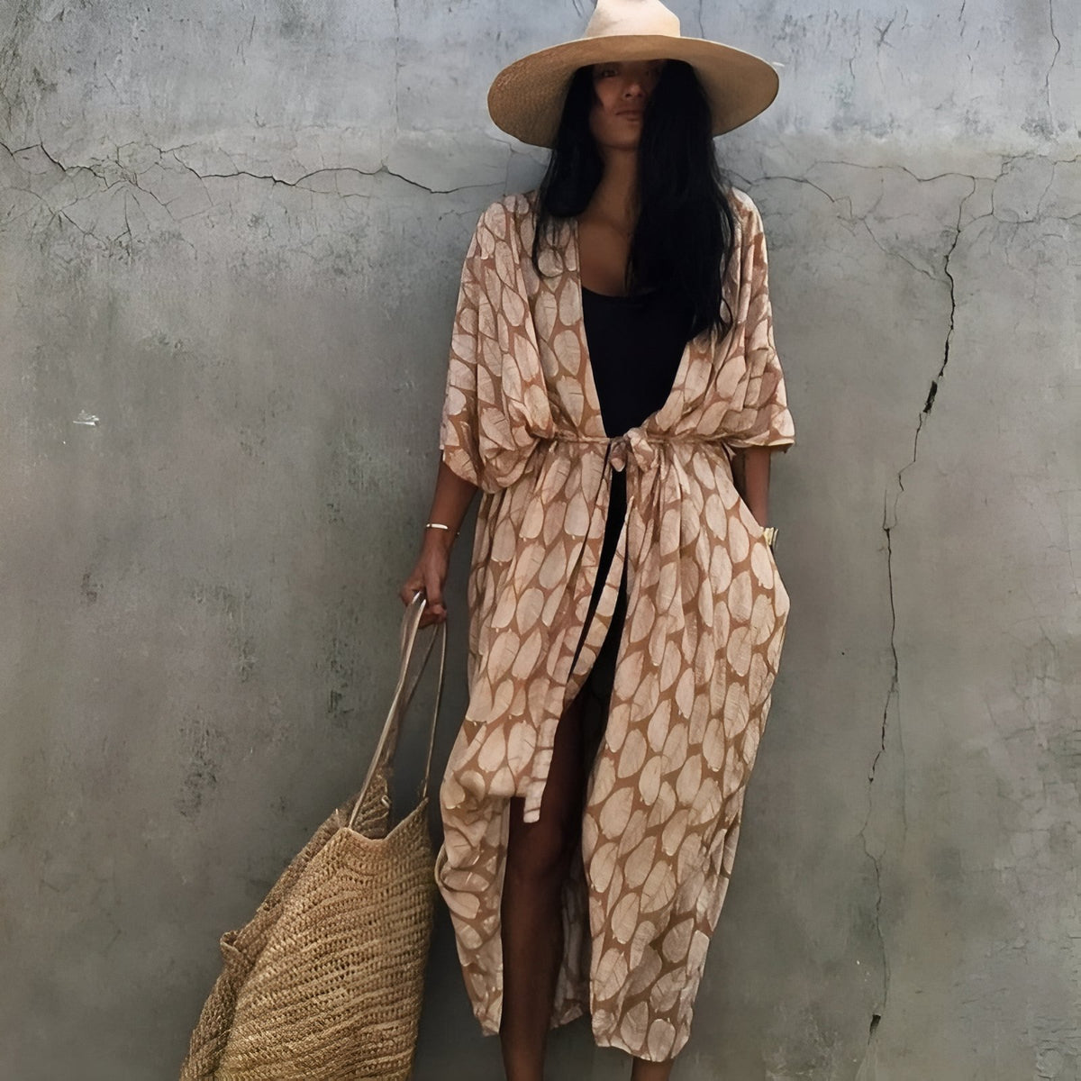 Long Kimono de Plage à Imprimé Graphique portée avec chapeau - Beige - Noir - Rouge - Gris - Bleu Ciel - Bleu Marine - Violet