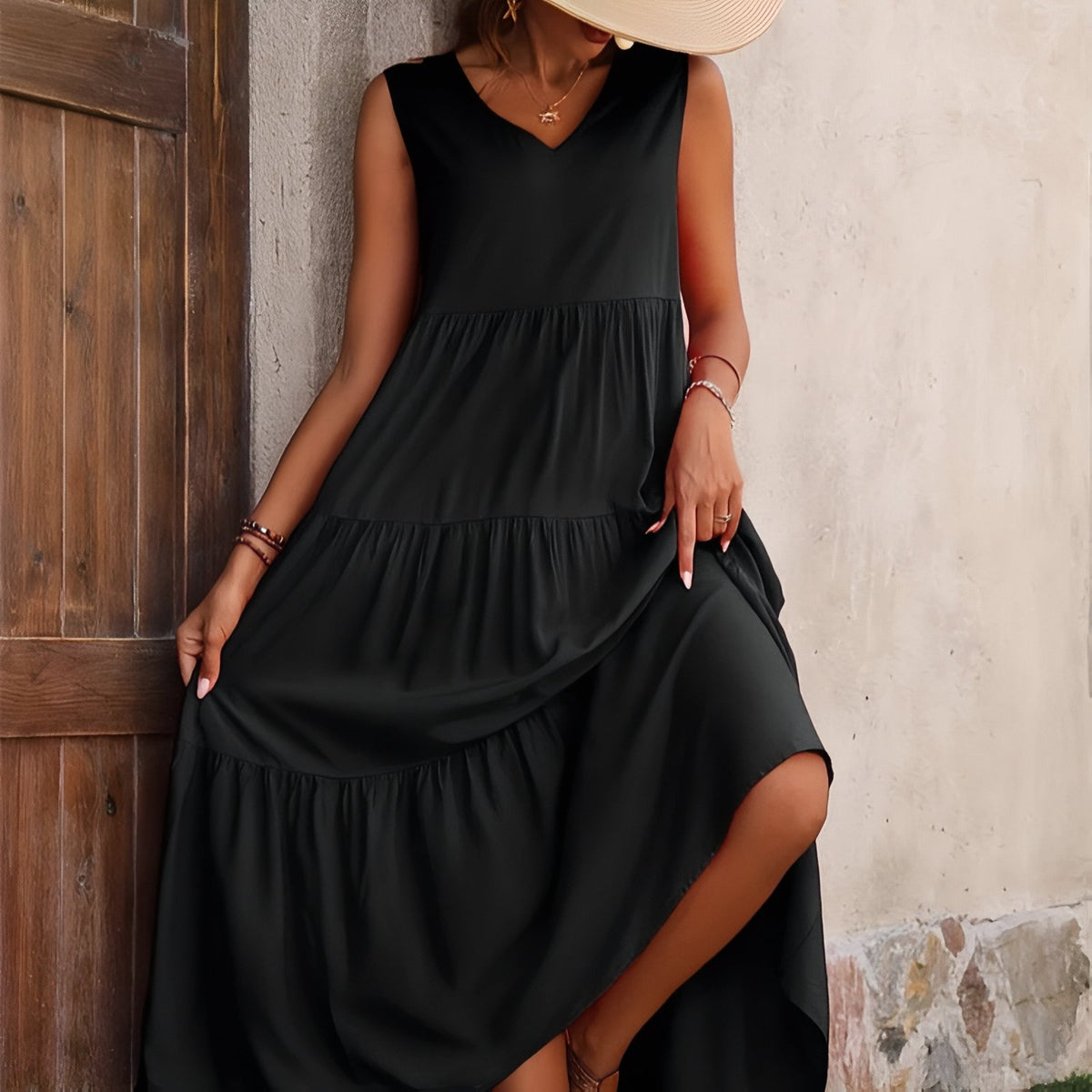 Robe de Plage à Volant portée contre un mur - Vert - Jaune - Rouge - Rose - Noir