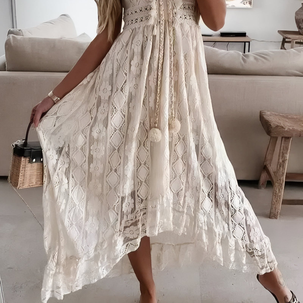 Robe Bohème Longue Col V Bas Asymétrique Bretelles portée avec sac - Beige - Blanc