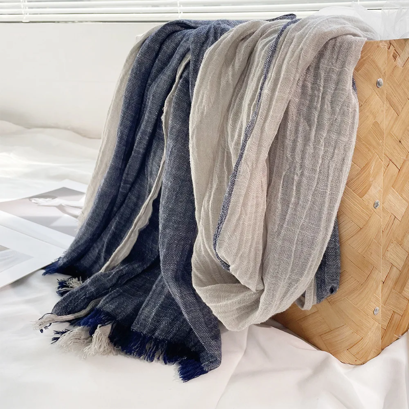 Chèche en Coton pour Homme - détail drapé coloris bleu nuit