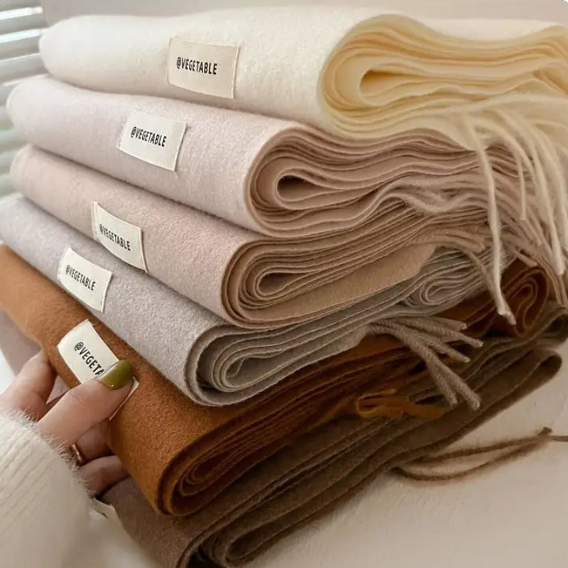 Echarpe Simple, plusieurs coloris pliés en pile