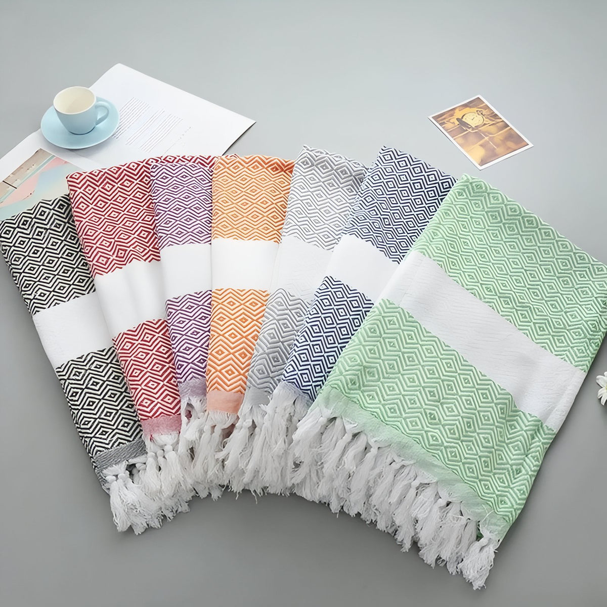 Fouta de Plage Eponge huit articles alignés - Gris Clair - Rouge - Vert - Rose - Noir - Bleu Marine