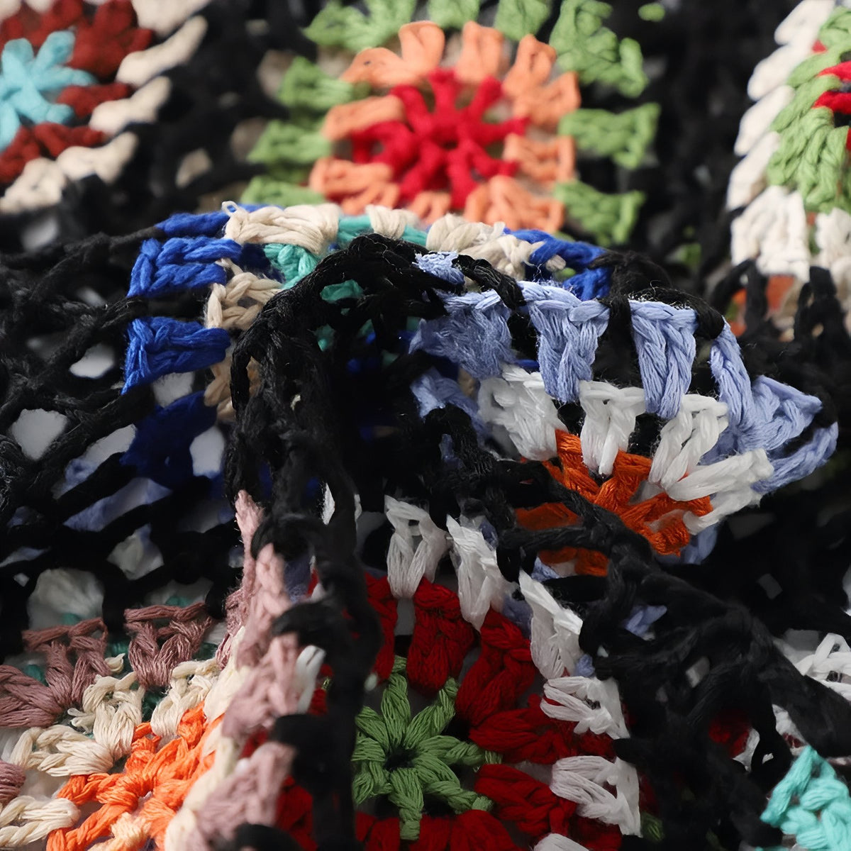 Robe de Plage en Crochet Ajourée Colorée gros plan crochet coloré - Noir (long) - Noir (court) - Beige - Blanc (long) - Blanc (court)