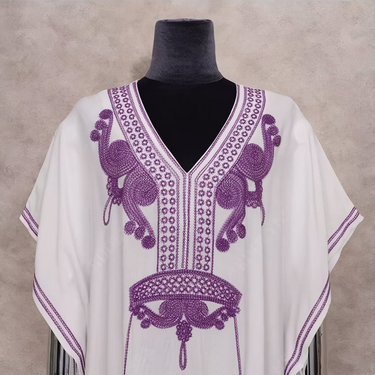 Paréo Caftan pour femme Style Oriental gros plan broderie - Blanc et Violet - Noir et Doré - Blanc Motifs Bleu et Marron - Noir et Doré 2 - Blanc et Bleu - Noir et Doré 3 - Bleu Azur - Noir et Doré 4 - Blanc et Doré - Noir et Doré 5 - Indigo - Noir et Doré 6