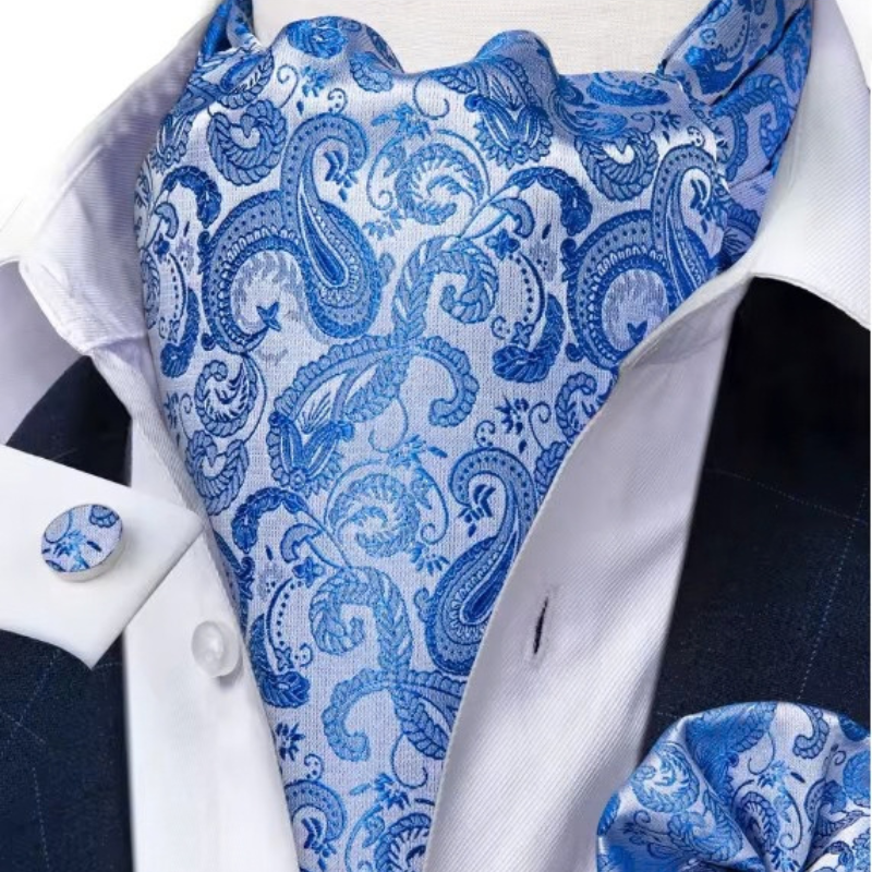 Foulard cravate de mariage bleu paisley porté