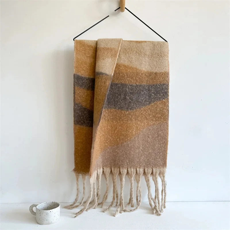Grosse Écharpe Femme Hiver - Beige et Brun - ambiance